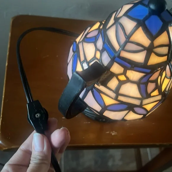 Vintage Cheyenne Stained Glass Teapot Lamp - Picture 6 of 17